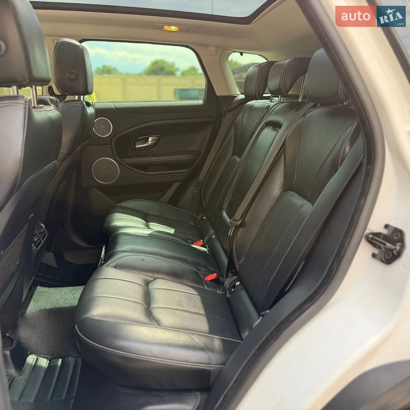 2015 Land Rover Range Rover Evoque - мініатюра 40