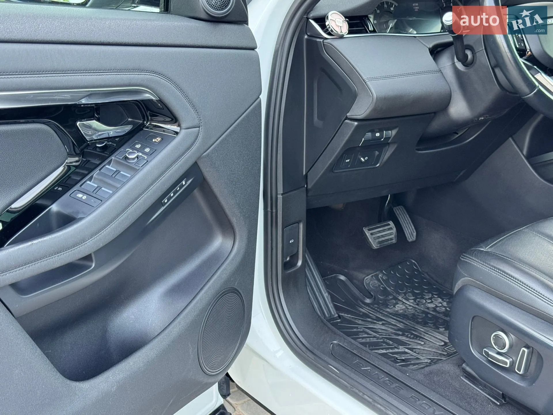 2021 Land Rover Range Rover Evoque - мініатюра 27