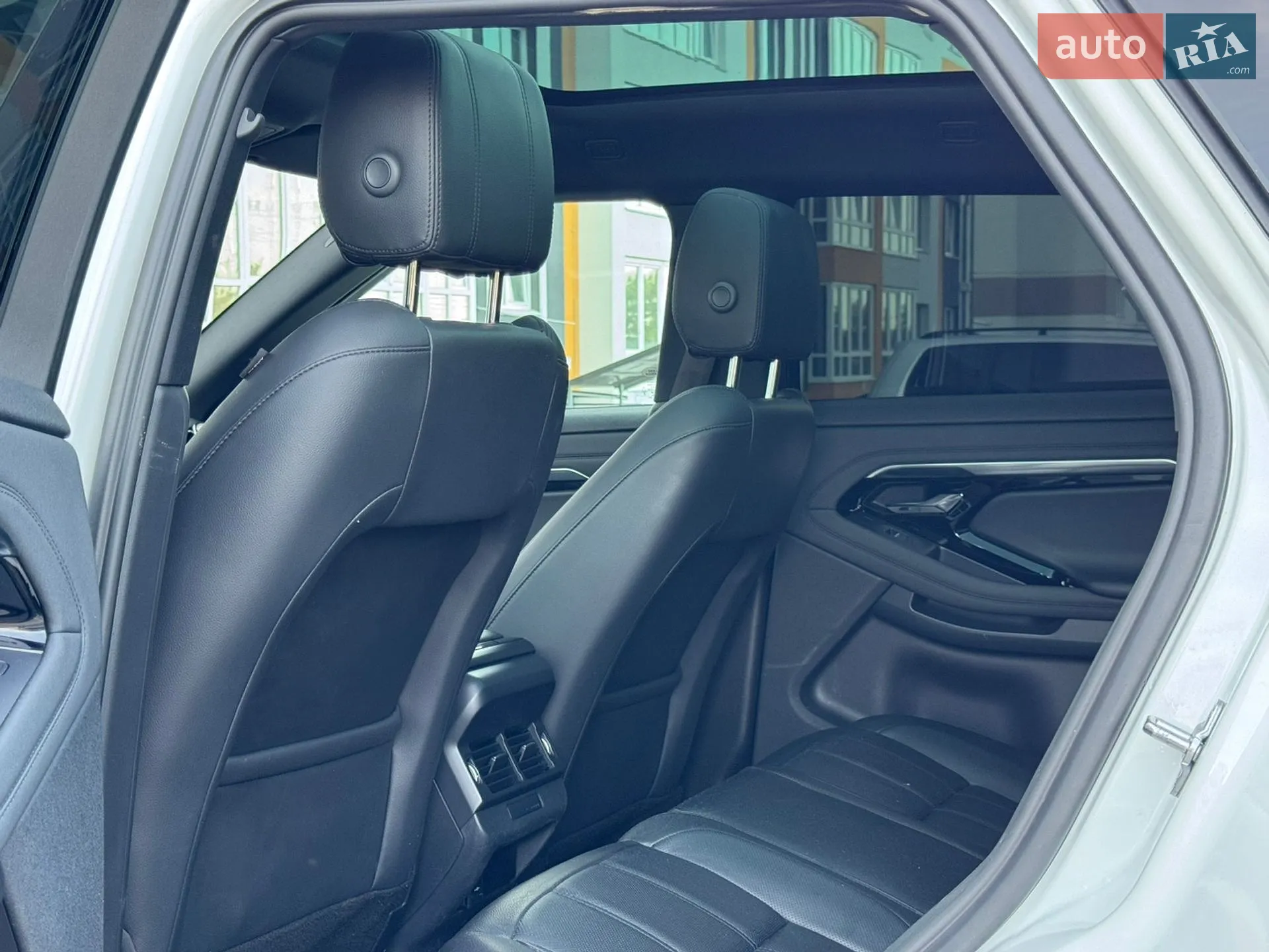 2021 Land Rover Range Rover Evoque - мініатюра 32