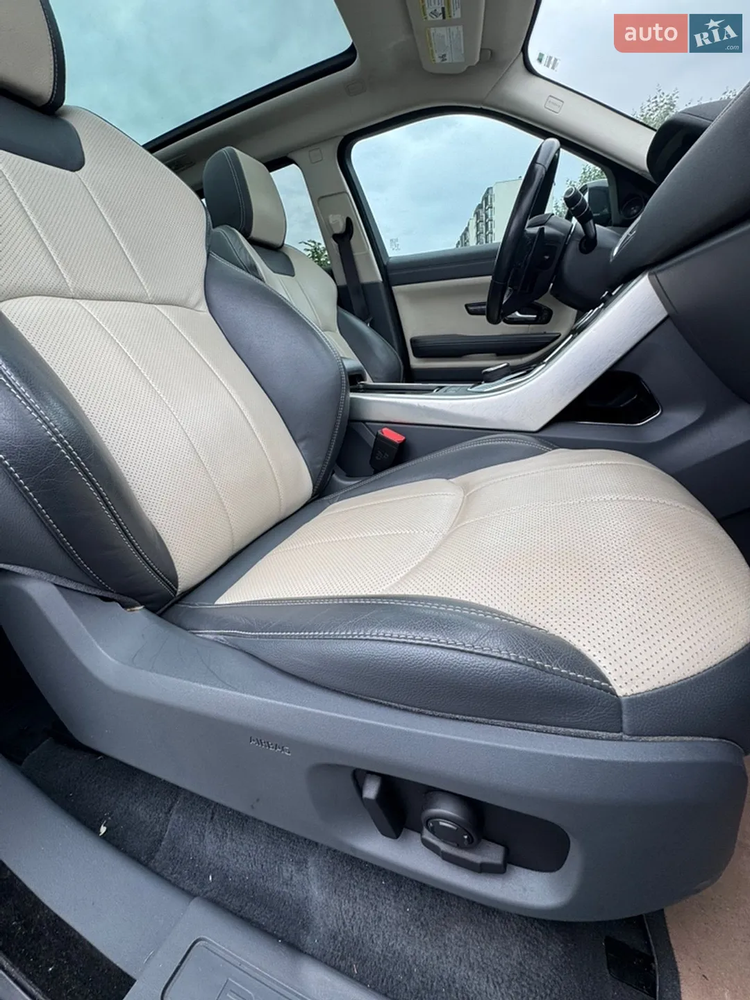 2017 Land Rover Range Rover Evoque - мініатюра 39