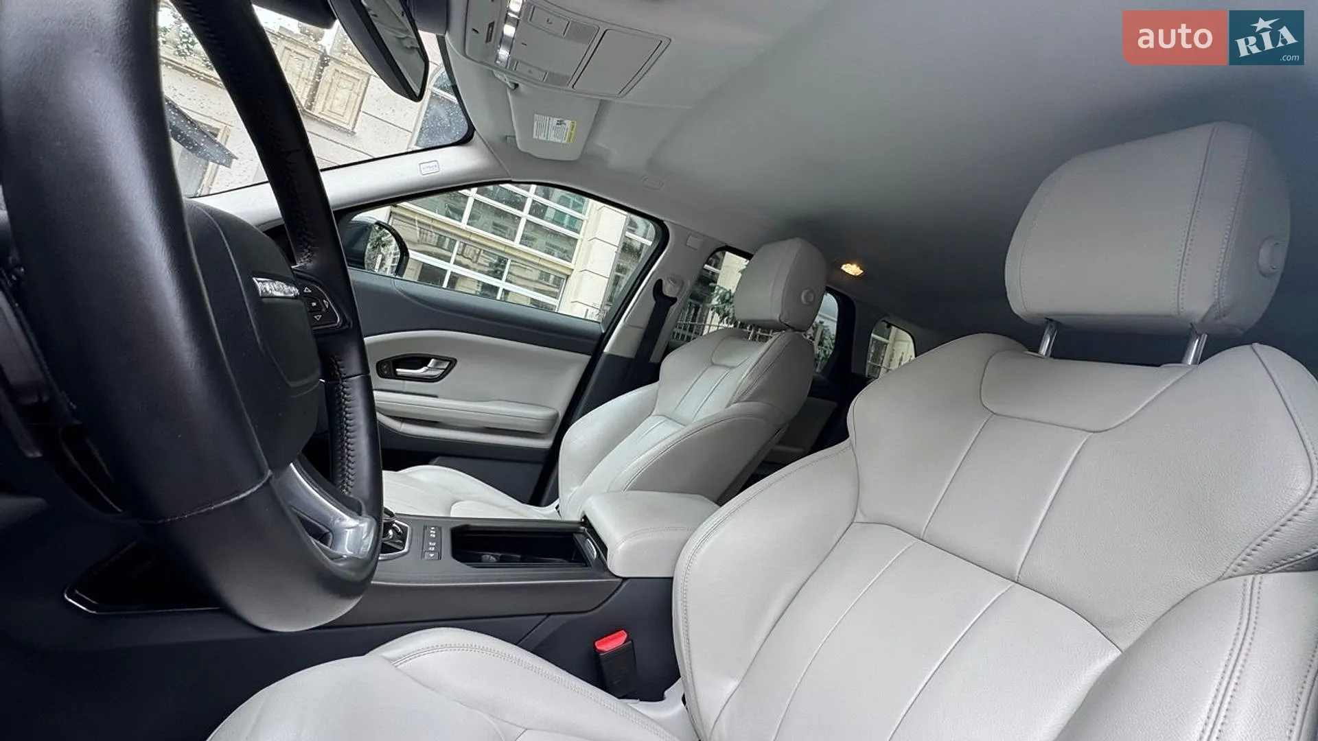 2018 Land Rover Range Rover Evoque - мініатюра 25