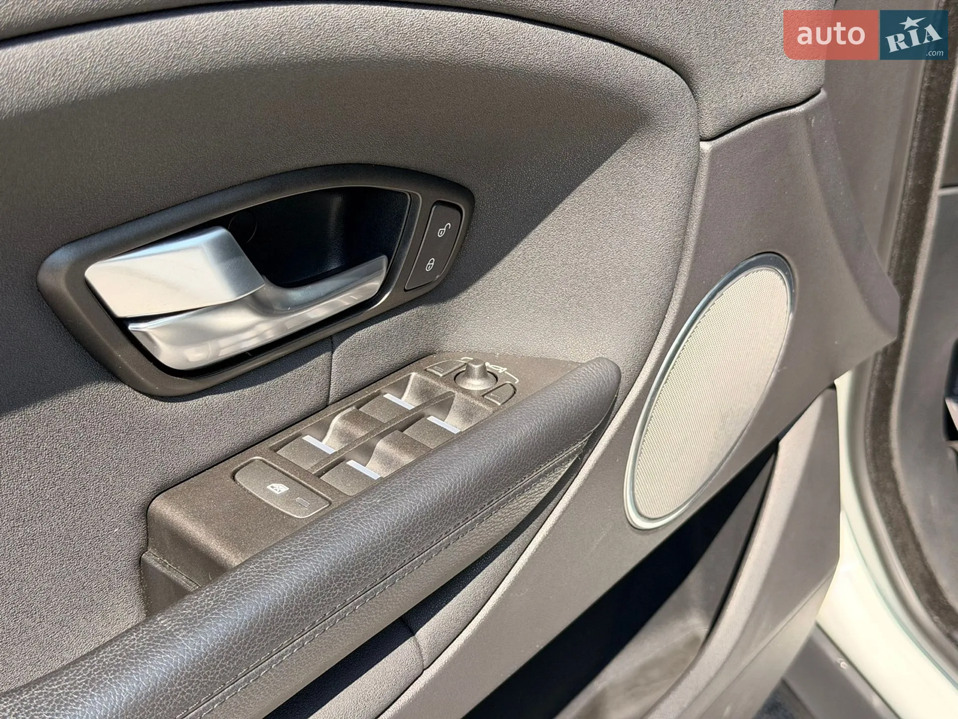 2015 Land Rover Range Rover Evoque - мініатюра 14