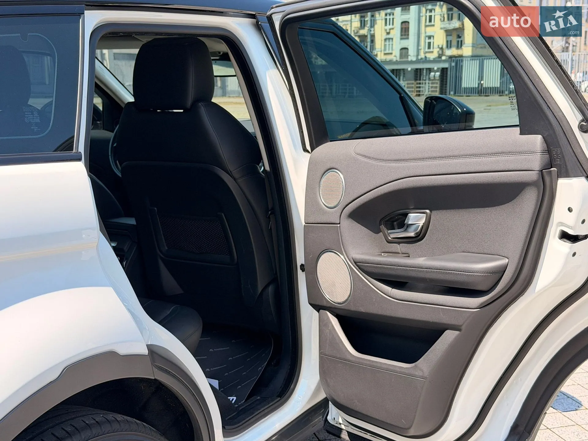 2015 Land Rover Range Rover Evoque - мініатюра 25