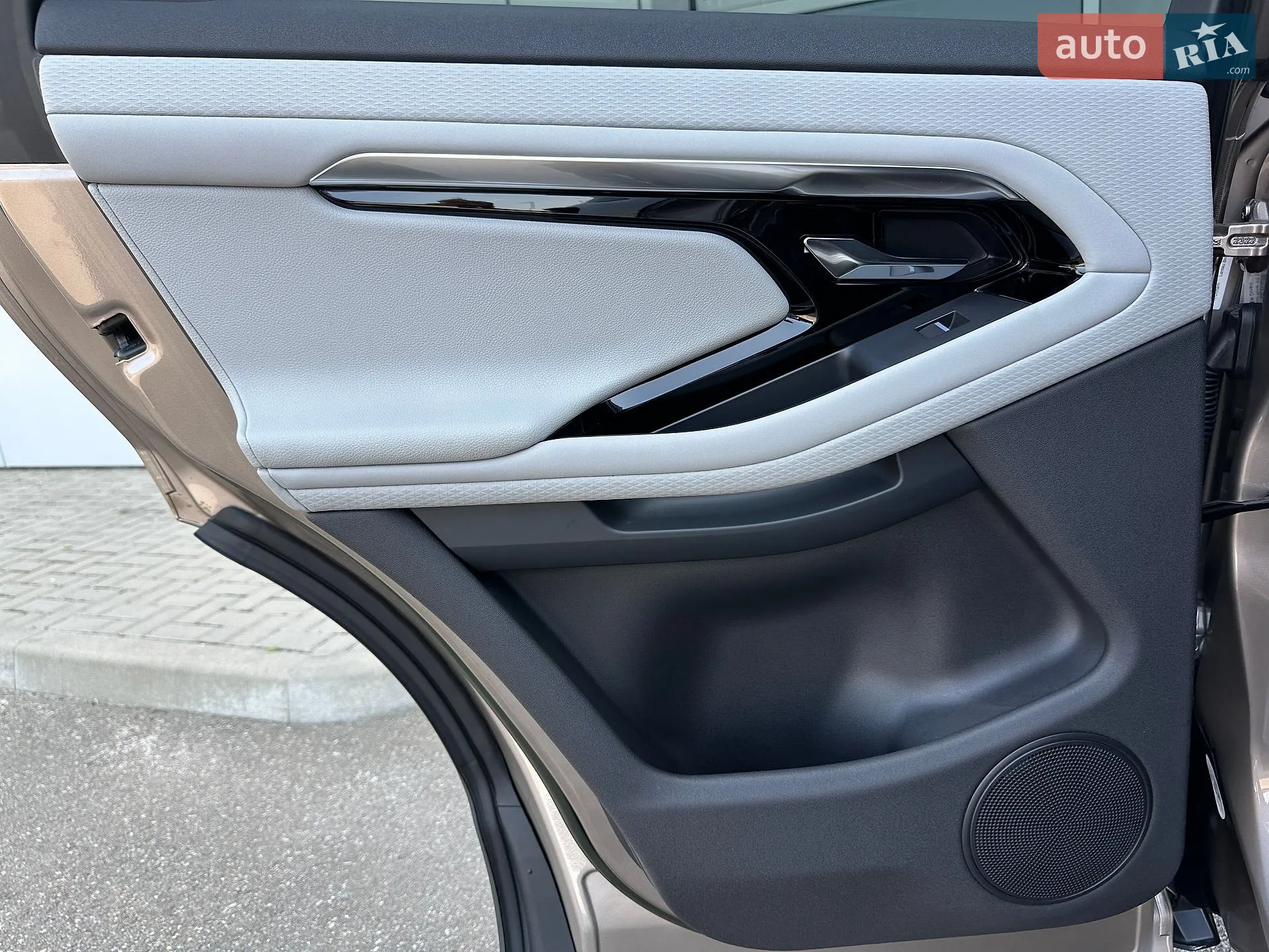 2023 Land Rover Range Rover Evoque - мініатюра 20