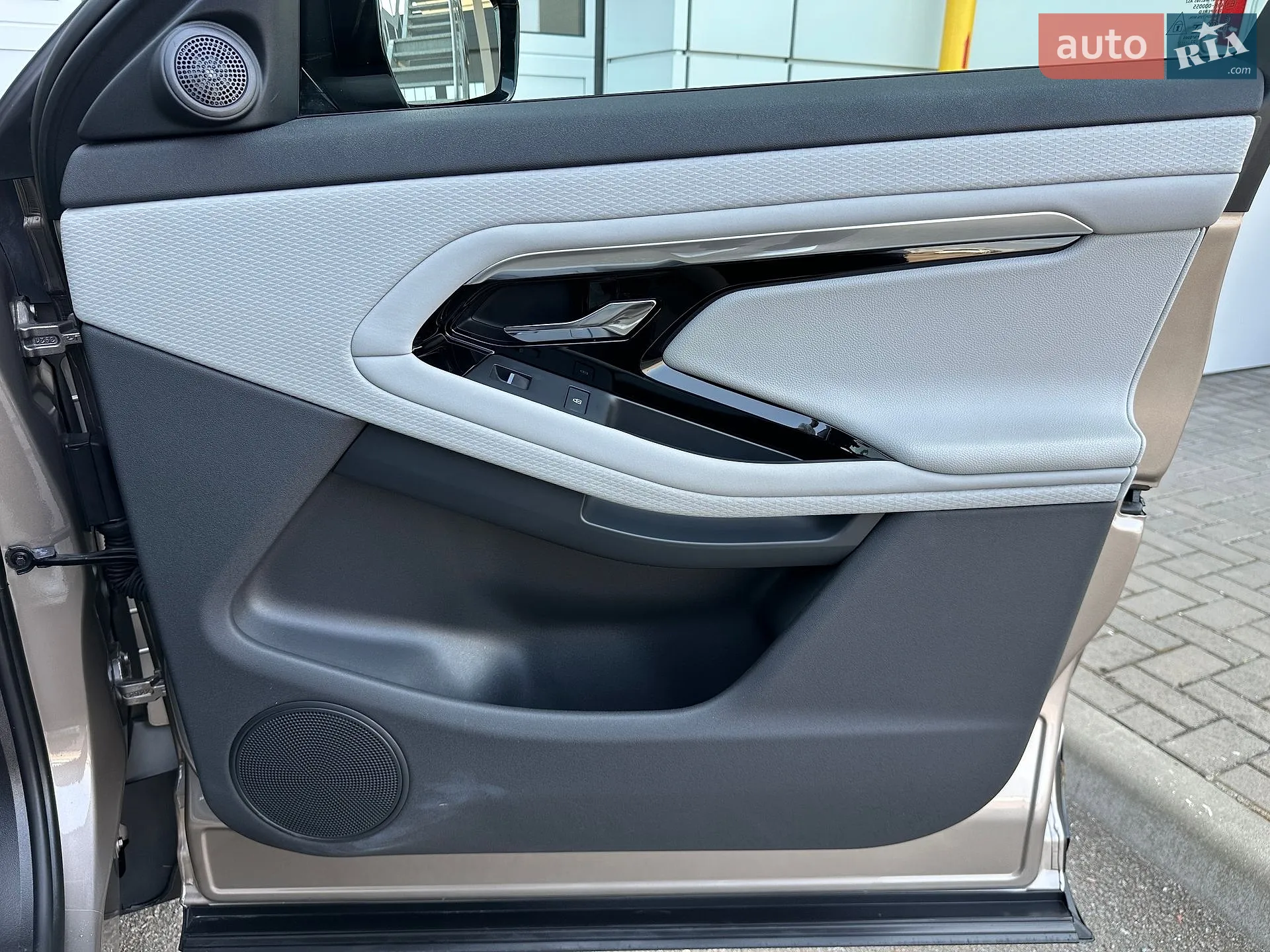 2023 Land Rover Range Rover Evoque - мініатюра 30