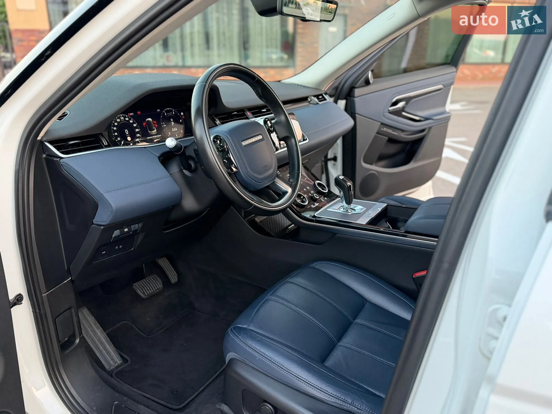 2019 Land Rover Range Rover Evoque - мініатюра 19