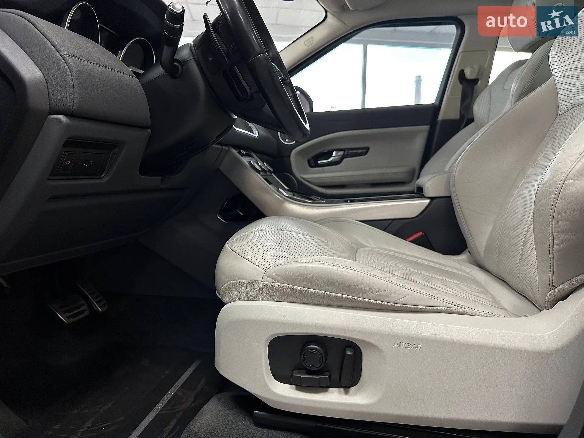 2015 Land Rover Range Rover Evoque - мініатюра 16
