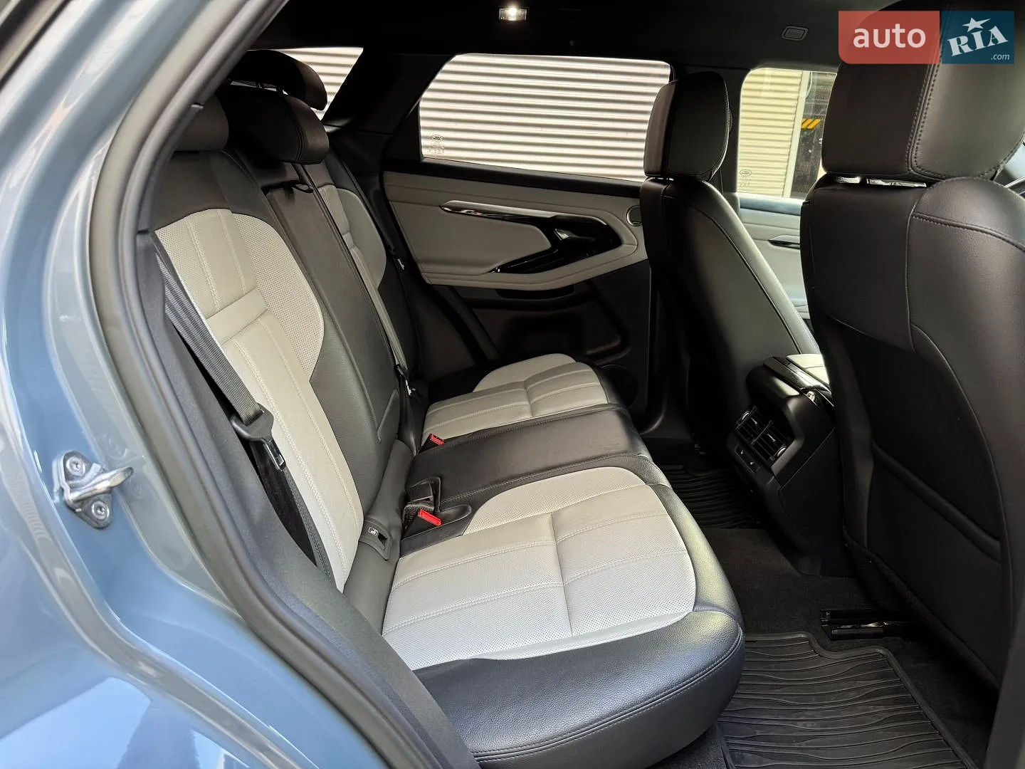 2022 Land Rover Range Rover Evoque - мініатюра 39