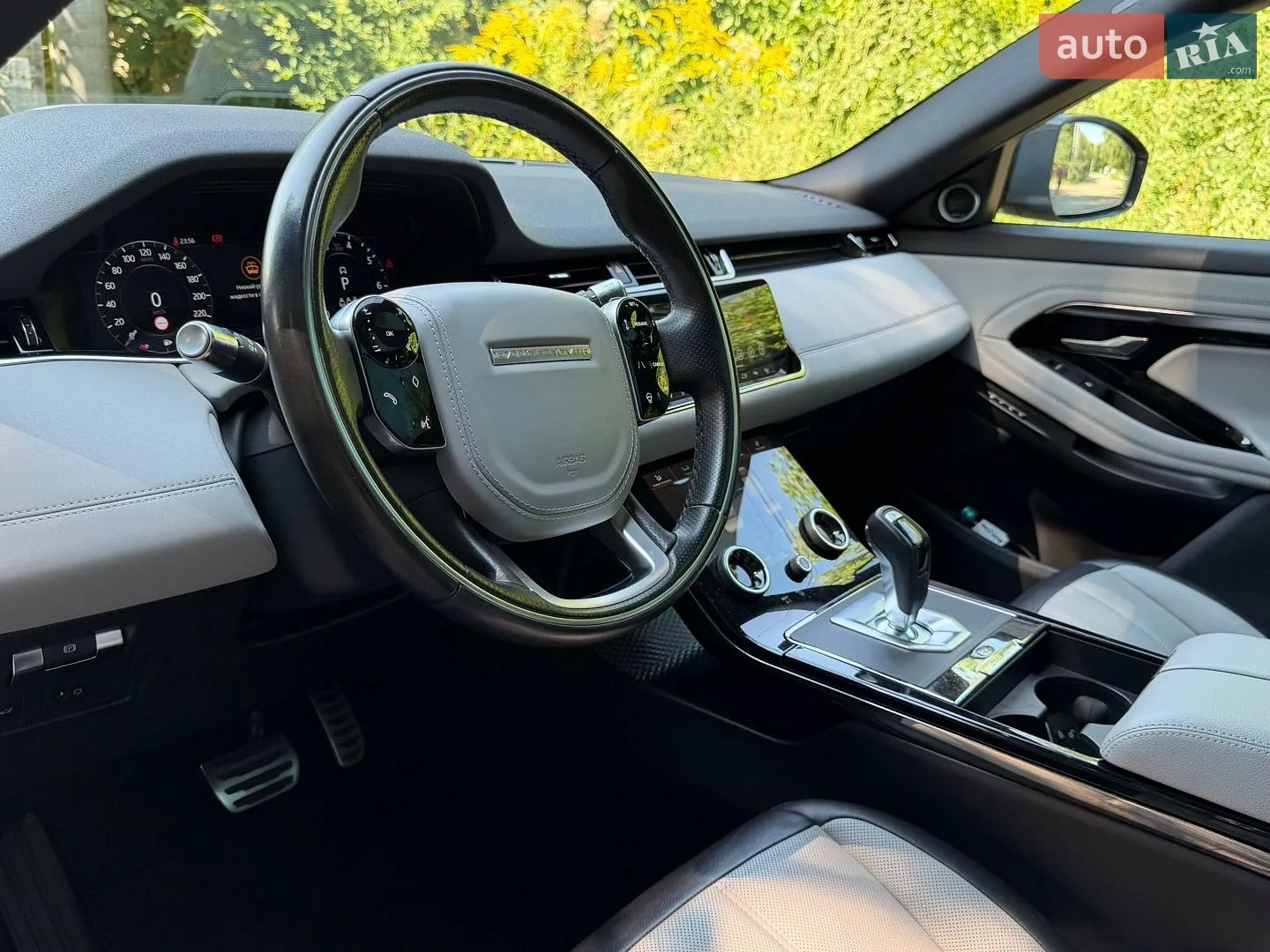 2019 Land Rover Range Rover Evoque - мініатюра 32
