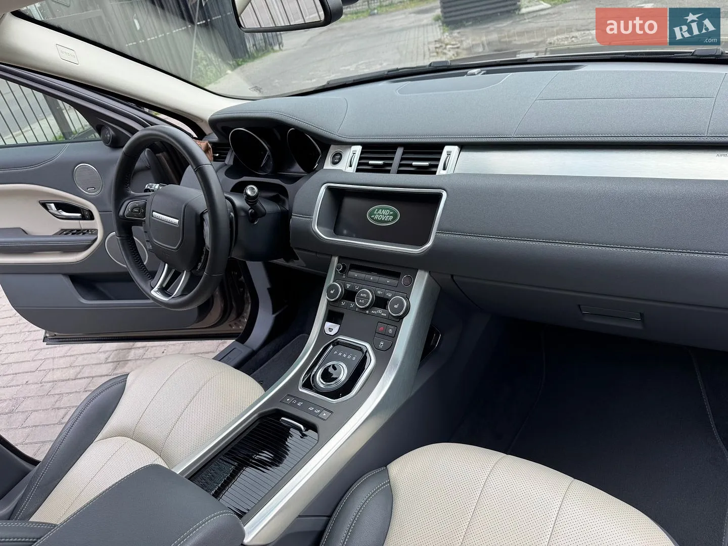 2018 Land Rover Range Rover Evoque - мініатюра 25