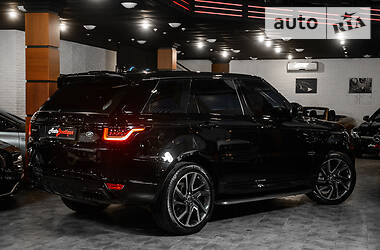Позашляховик / Кросовер Land Rover Range Rover Sport 2018 в 