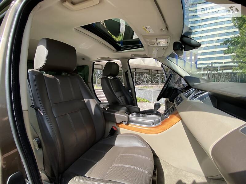 Позашляховик / Кросовер Land Rover Range Rover Sport 2010 в Києві