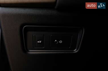 Позашляховик / Кросовер Land Rover Range Rover Sport 2019 в 