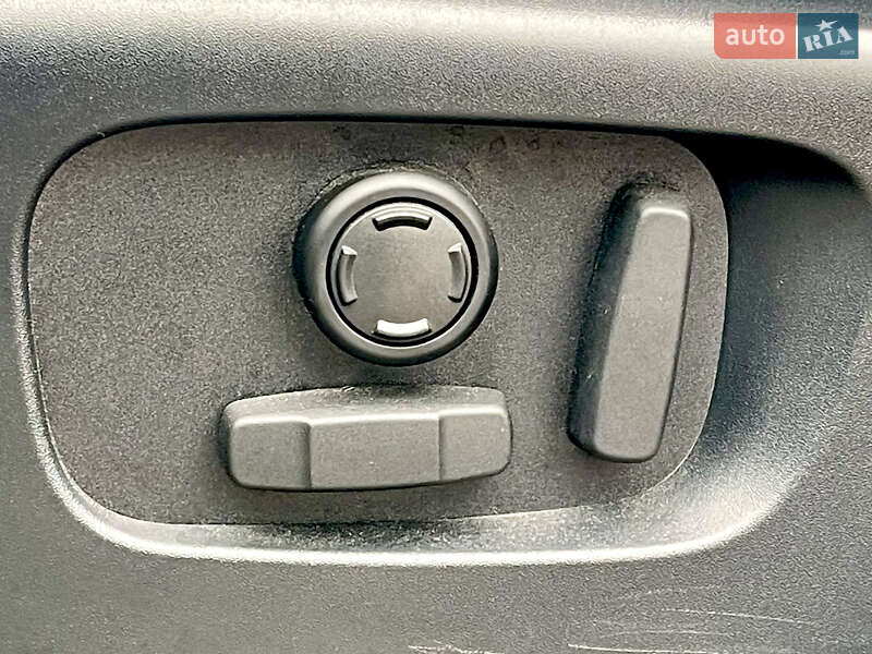 Внедорожник / Кроссовер Land Rover Range Rover Sport 2018 в Киеве фото 24 Внедорожник / Кроссовер Land Rover Range Rover Sport 2018 в Киеве