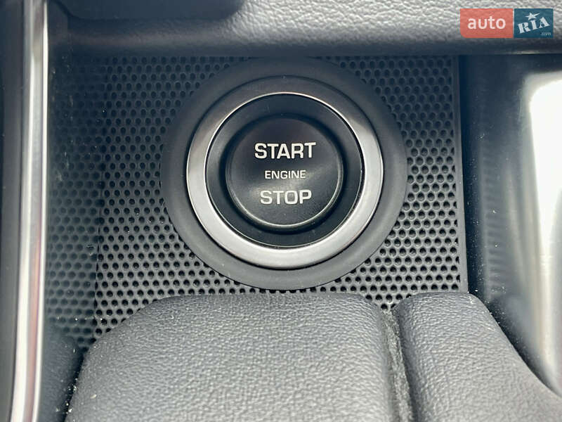 Внедорожник / Кроссовер Land Rover Range Rover Sport 2018 в Киеве фото 40 Внедорожник / Кроссовер Land Rover Range Rover Sport 2018 в Киеве