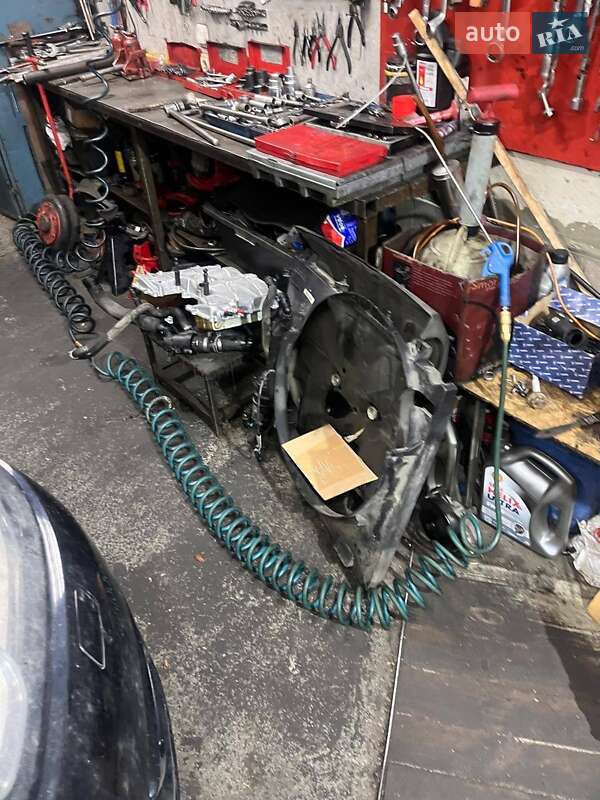 Внедорожник / Кроссовер Land Rover Range Rover Sport 2013 в Кривом Роге