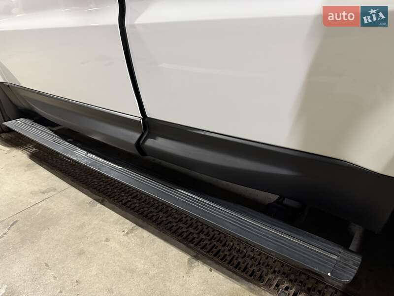 Внедорожник / Кроссовер Land Rover Range Rover Sport 2016 в Киеве