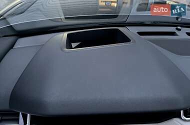 Внедорожник / Кроссовер Land Rover Range Rover Velar 2017 в 