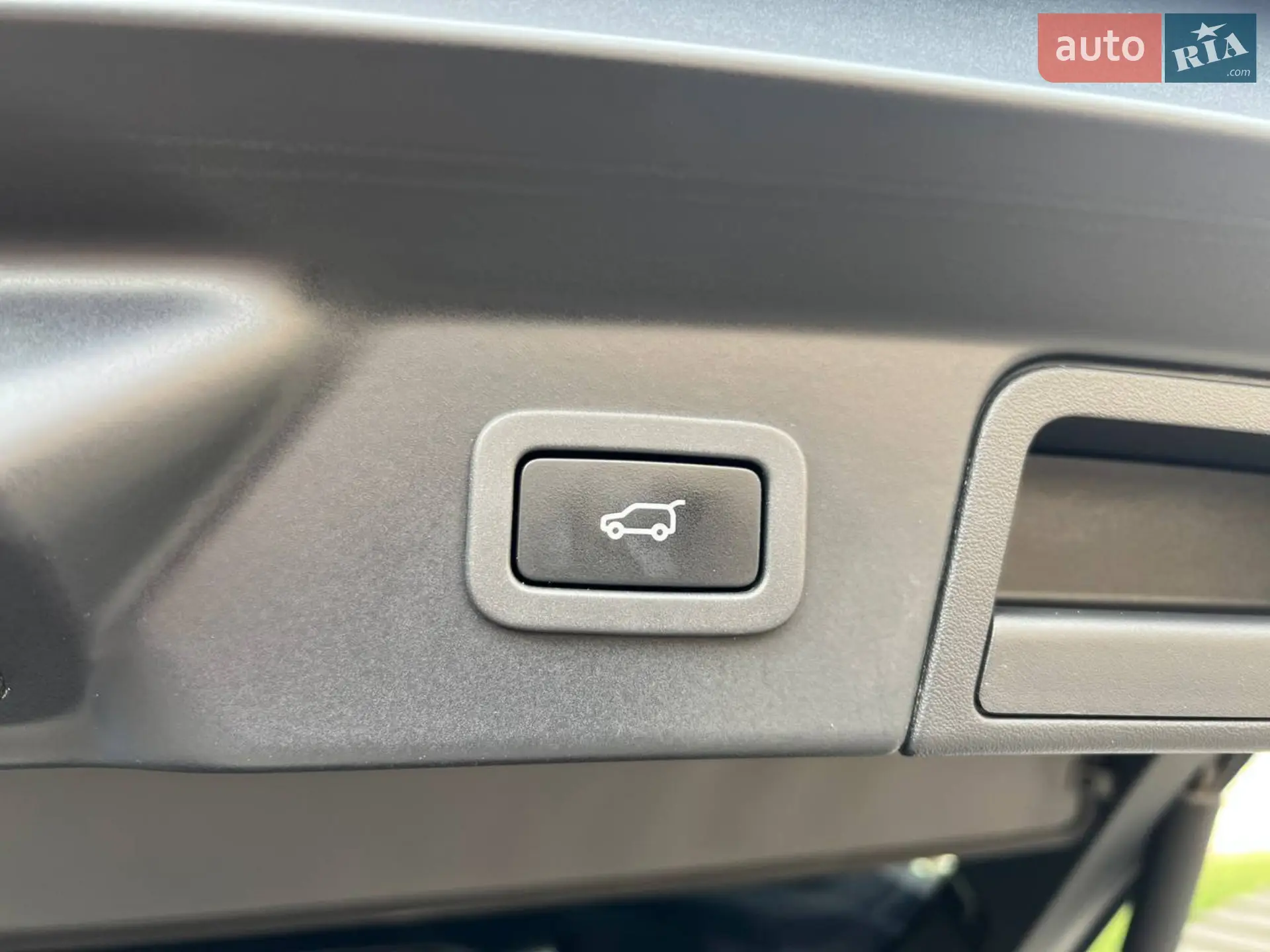 2019 Land Rover Range Rover Velar - мініатюра 28