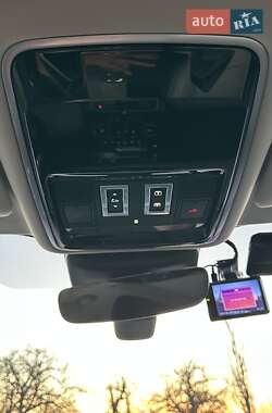 Внедорожник / Кроссовер Land Rover Range Rover Velar 2018 в 