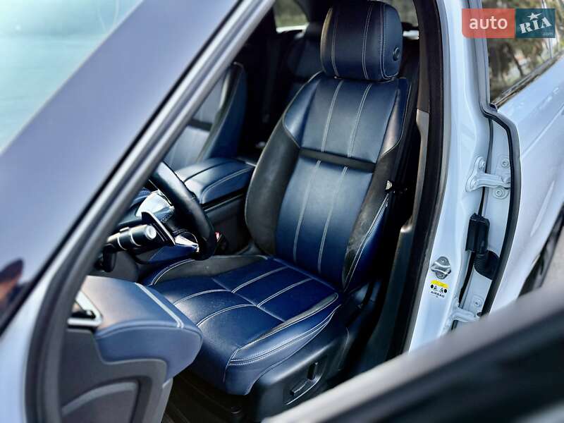 Позашляховик / Кросовер Land Rover Range Rover Velar 2017 в Тернополі