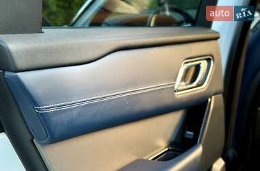 Внедорожник / Кроссовер Land Rover Range Rover Velar 2017 в 