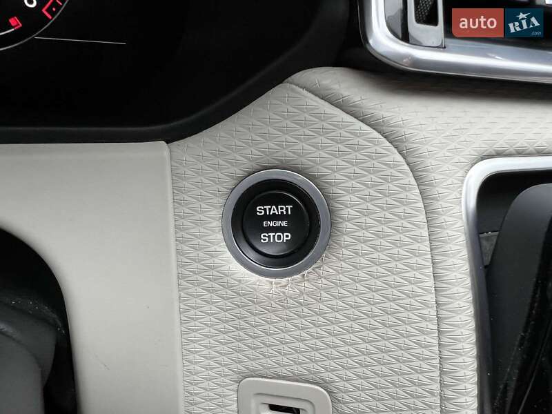 Позашляховик / Кросовер Land Rover Range Rover Velar 2017 в Львові