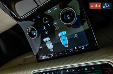 Позашляховик / Кросовер Land Rover Range Rover Velar 2018 в 