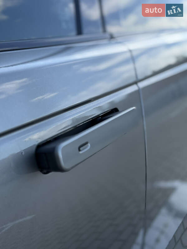 Позашляховик / Кросовер Land Rover Range Rover Velar 2017 в Тернополі