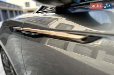 Внедорожник / Кроссовер Land Rover Range Rover Velar 2018 в 
