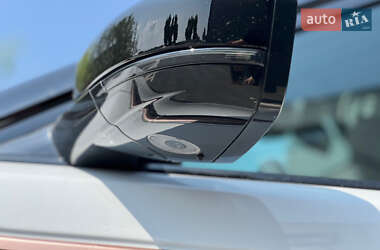 Внедорожник / Кроссовер Land Rover Range Rover Velar 2018 в 