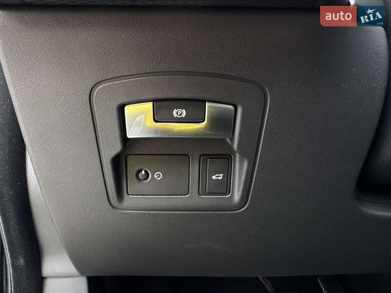 Позашляховик / Кросовер Land Rover Range Rover Velar 2017 в Стрию