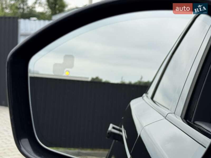 Позашляховик / Кросовер Land Rover Range Rover Velar 2017 в Стрию