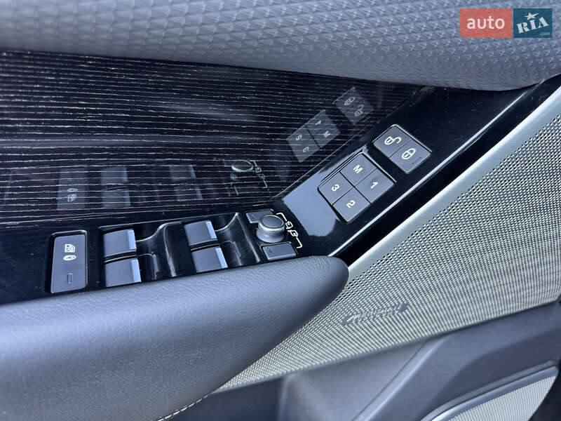Позашляховик / Кросовер Land Rover Range Rover Velar 2019 в Рівному