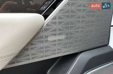 Внедорожник / Кроссовер Land Rover Range Rover Velar 2017 в 