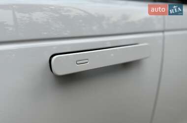 Внедорожник / Кроссовер Land Rover Range Rover Velar 2022 в 