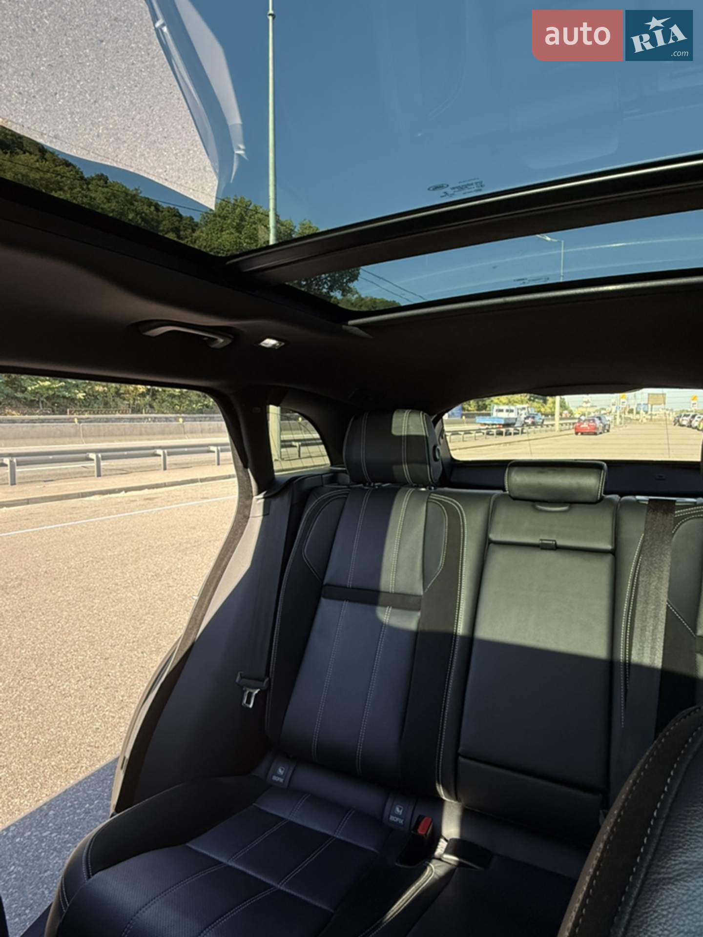 2017 Land Rover Range Rover Velar - мініатюра 16