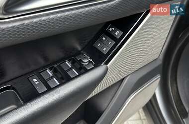 Внедорожник / Кроссовер Land Rover Range Rover Velar 2018 в 