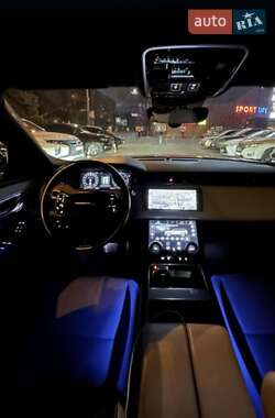 Внедорожник / Кроссовер Land Rover Range Rover Velar 2017 в 