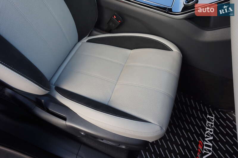 Внедорожник / Кроссовер Land Rover Range Rover Velar 2017 в Одессе