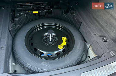 Позашляховик / Кросовер Land Rover Range Rover Velar 2021 в  фото 24 Позашляховик / Кросовер Land Rover Range Rover Velar 2021 в
