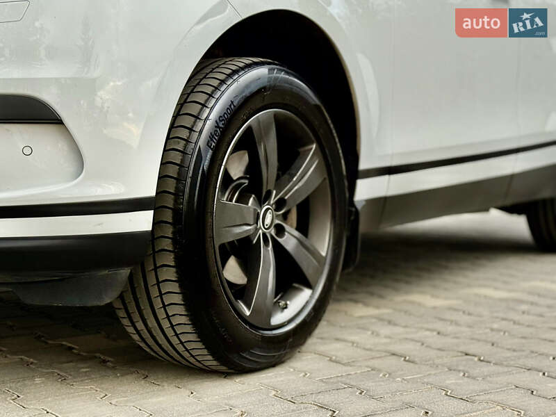 Внедорожник / Кроссовер Land Rover Range Rover Velar 2017 в Тернополе фото 10 Внедорожник / Кроссовер Land Rover Range Rover Velar 2017 в Тернополе