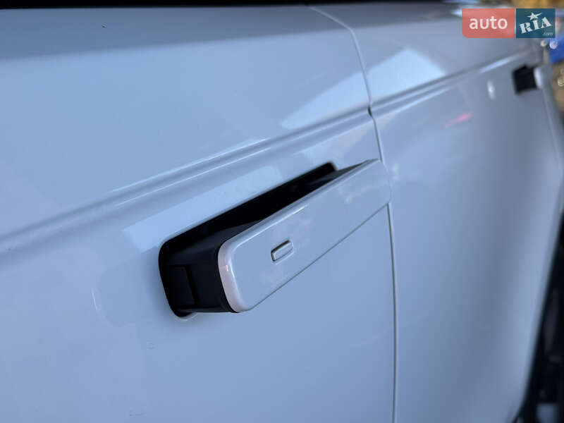 Внедорожник / Кроссовер Land Rover Range Rover Velar 2018 в Виннице фото 15 Внедорожник / Кроссовер Land Rover Range Rover Velar 2018 в Виннице