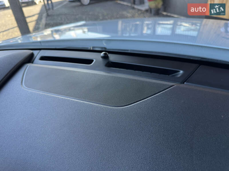 Внедорожник / Кроссовер Land Rover Range Rover Velar 2018 в Виннице фото 62 Внедорожник / Кроссовер Land Rover Range Rover Velar 2018 в Виннице