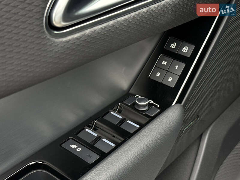 Позашляховик / Кросовер Land Rover Range Rover Velar 2021 в Києві