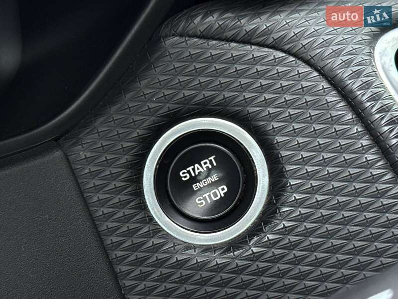 Внедорожник / Кроссовер Land Rover Range Rover Velar 2018 в Киеве