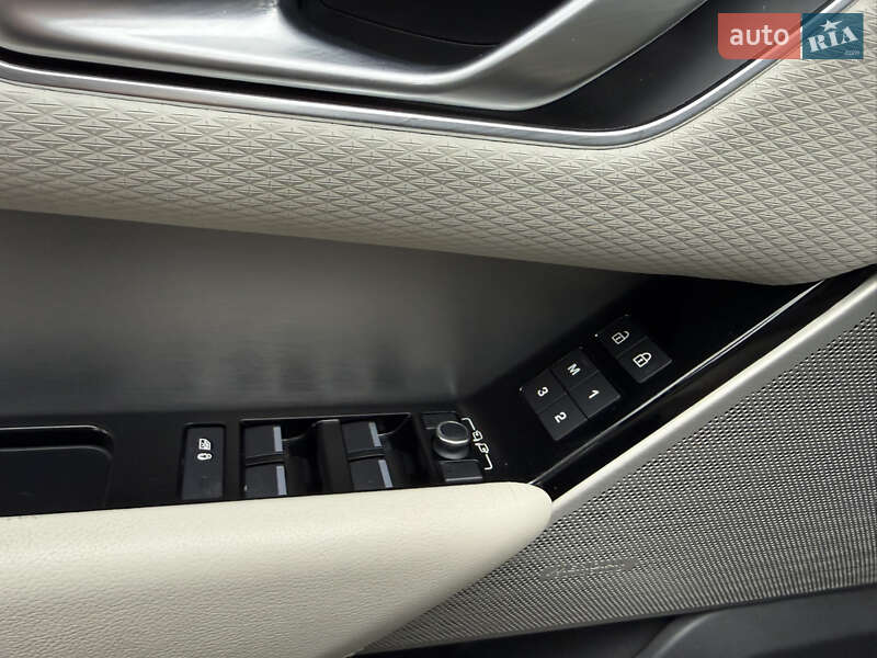 Внедорожник / Кроссовер Land Rover Range Rover Velar 2021 в Киеве