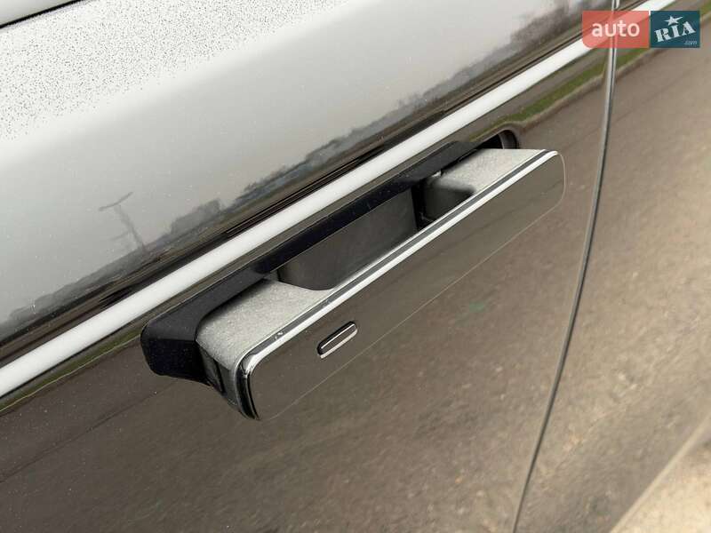 Позашляховик / Кросовер Land Rover Range Rover Velar 2017 в Кривому Розі