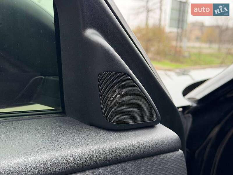 Позашляховик / Кросовер Land Rover Range Rover Velar 2017 в Кривому Розі