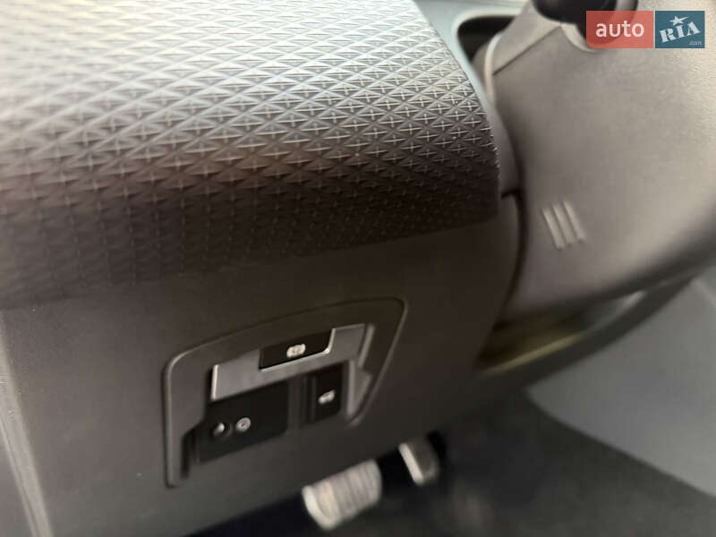 Позашляховик / Кросовер Land Rover Range Rover Velar 2017 в Одесі